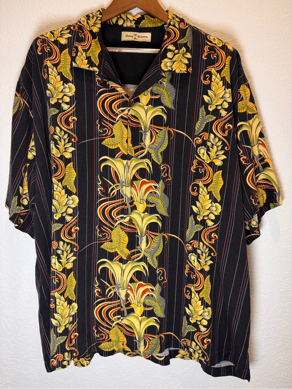 Tommy Bahama 100% Silk Hawaiian Shirt